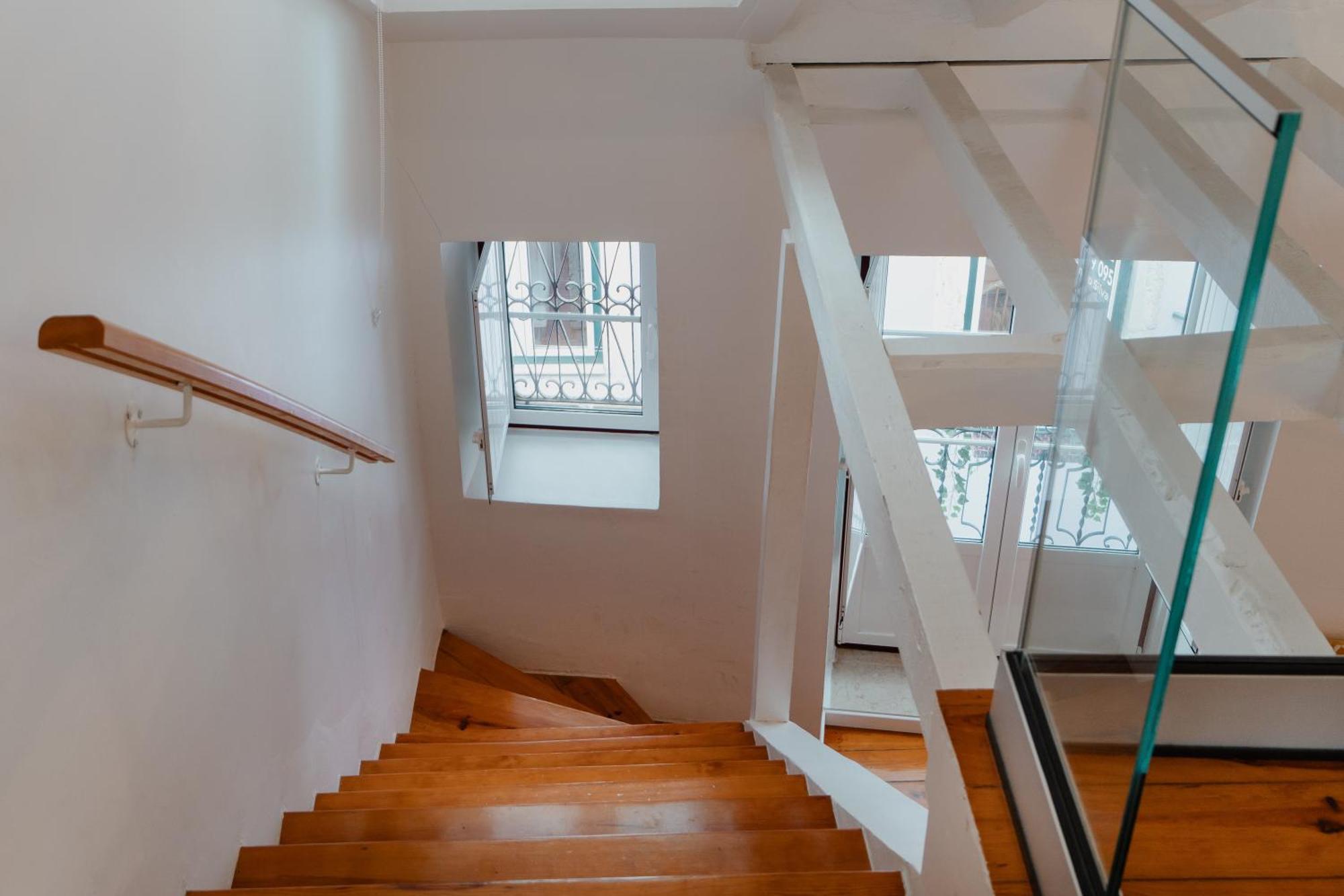 Appartamento Stylish Getaway In A Mezzanine Flat By The Castle Lisbona Esterno foto