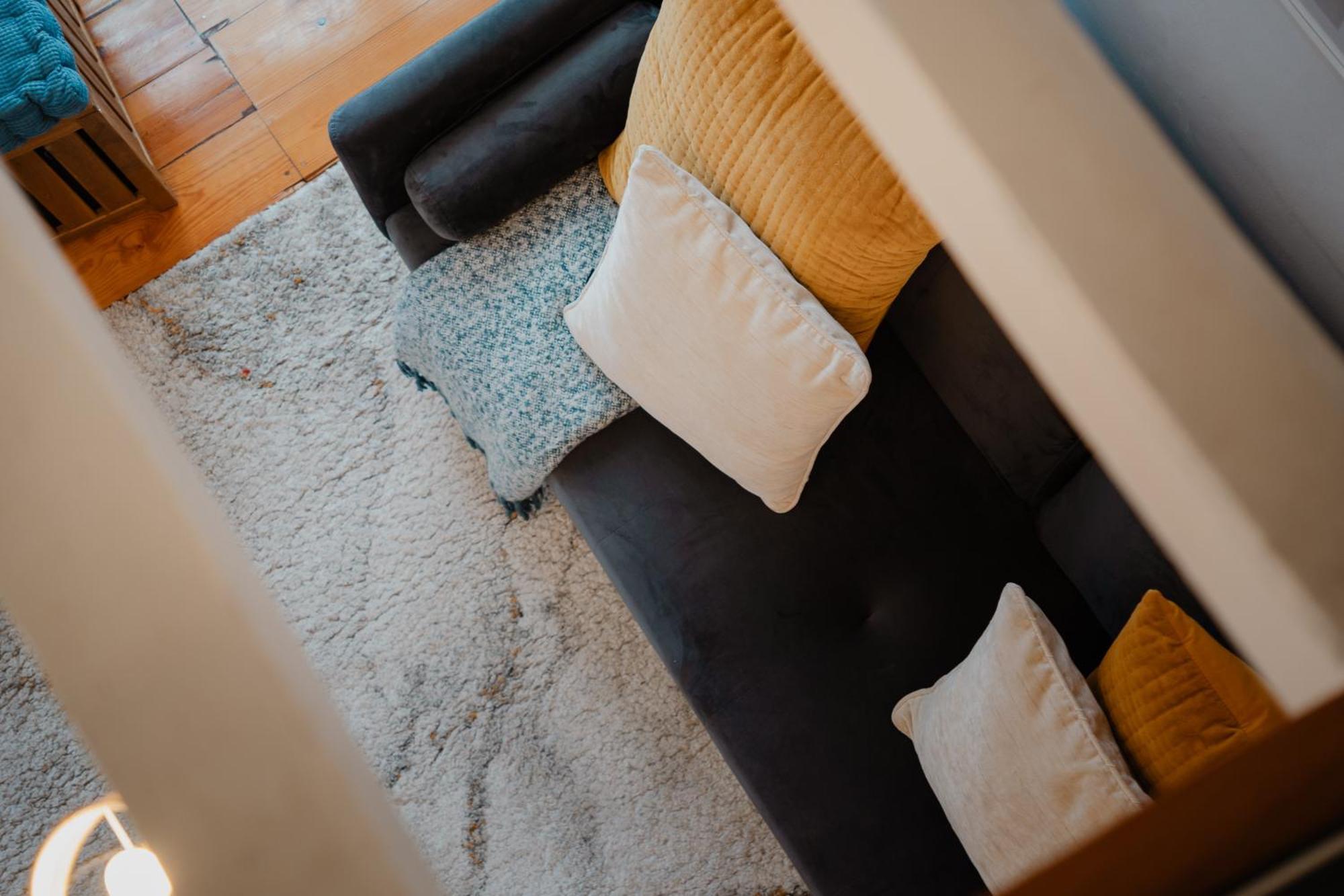 Appartamento Stylish Getaway In A Mezzanine Flat By The Castle Lisbona Esterno foto