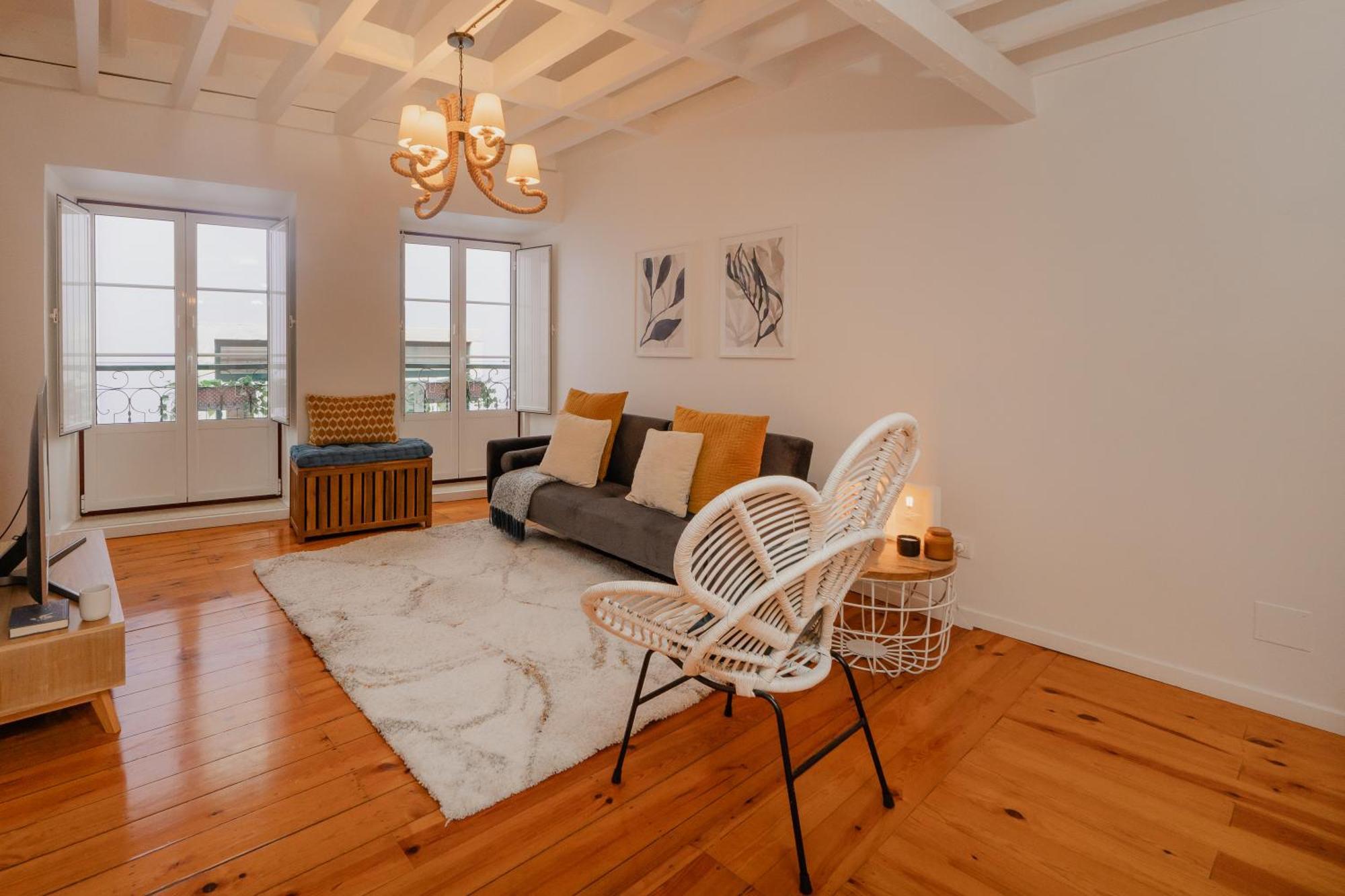 Appartamento Stylish Getaway In A Mezzanine Flat By The Castle Lisbona Esterno foto